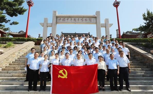 威海產投集團開展慶“七一”系列活動